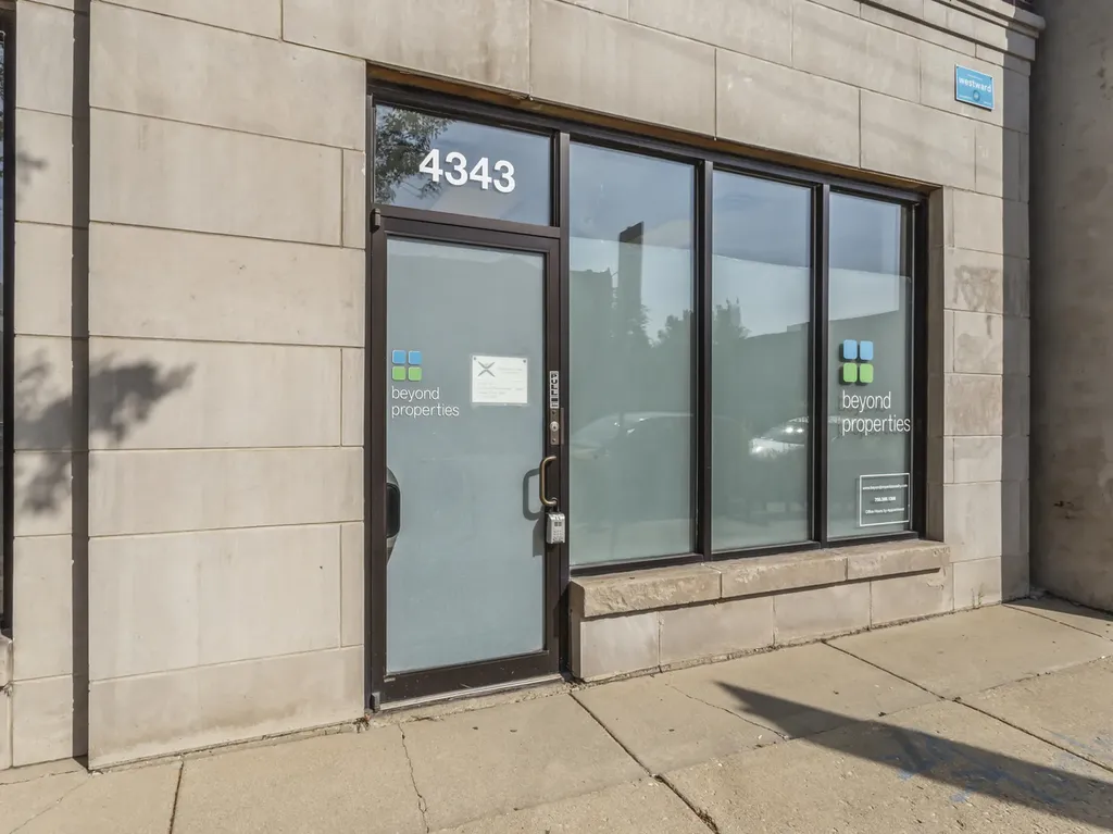 4343 North Western Avenue Chicago IL 60618