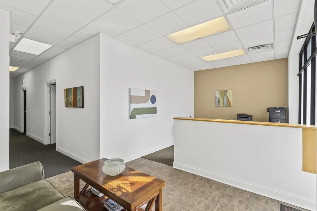 4343 North Western Avenue Chicago IL 60618