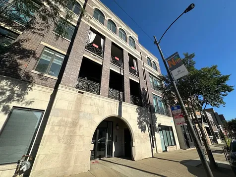4343 North Western Avenue Chicago IL 60618