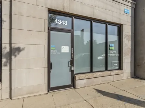 4343 North Western Avenue Chicago IL 60618