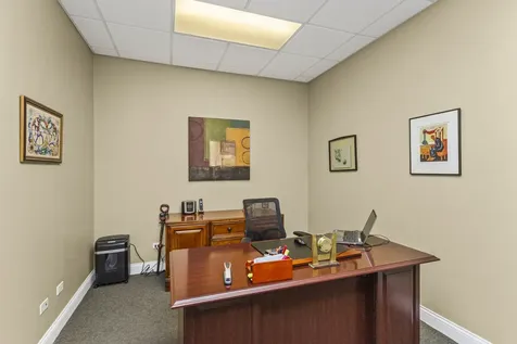 4343 North Western Avenue Chicago IL 60618