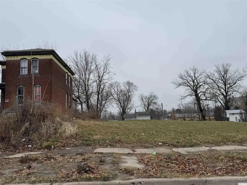 635-637 Lind Quincy IL 62301
