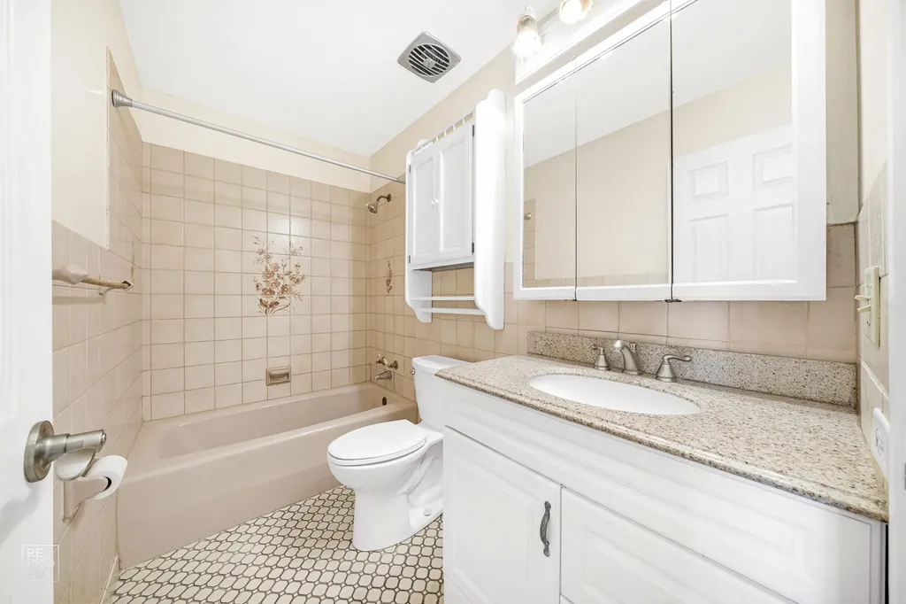 283 South Fair Avenue Elmhurst IL 60126