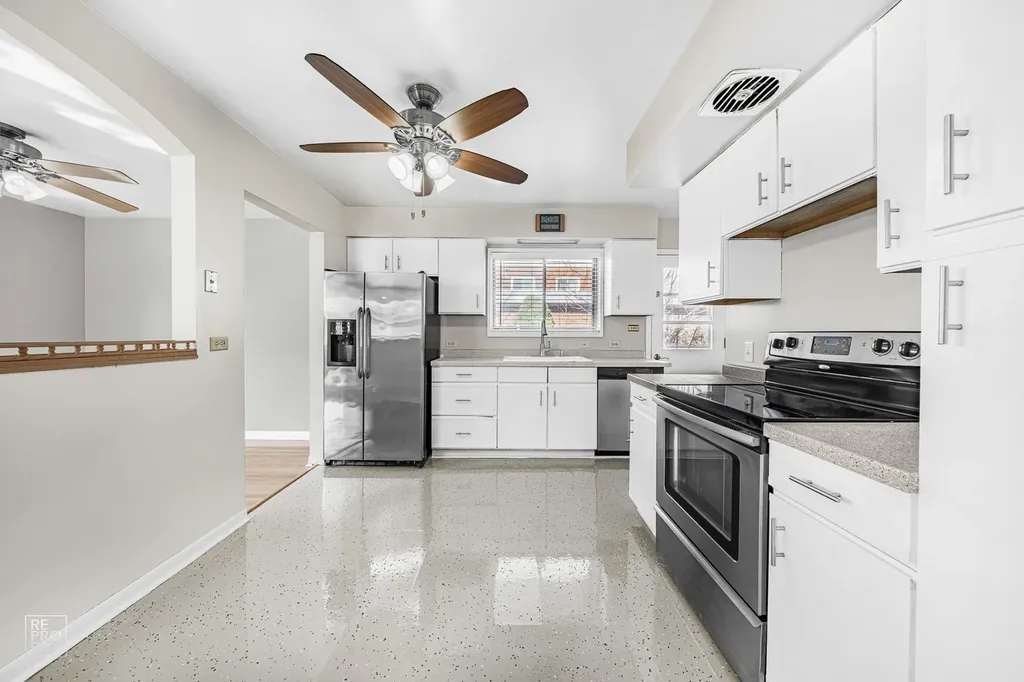 283 South Fair Avenue Elmhurst IL 60126