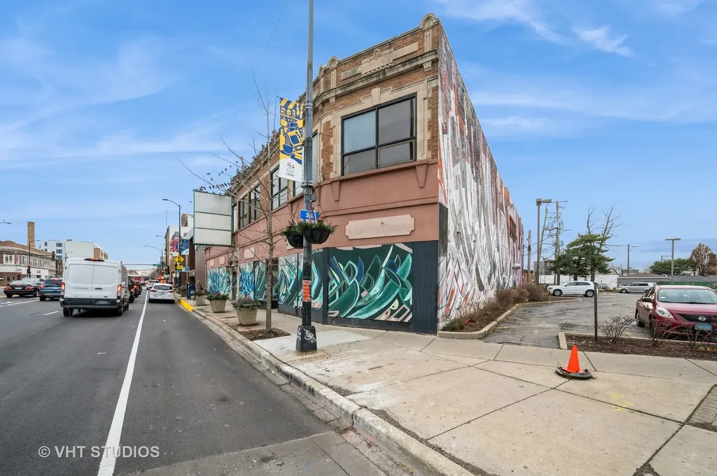4820 North Western Avenue Chicago IL 60625