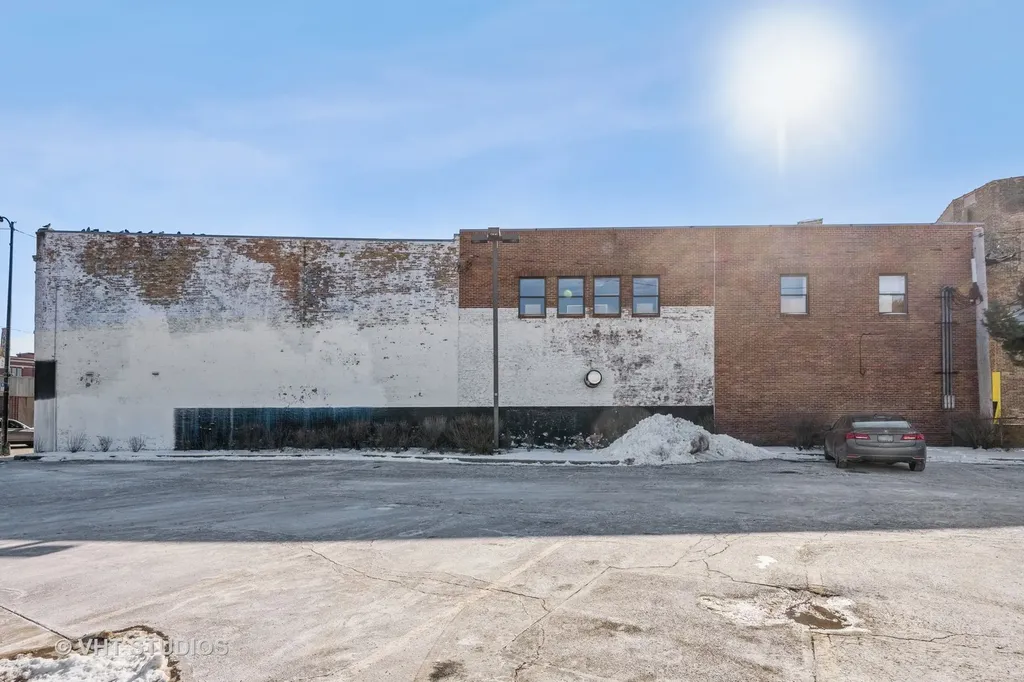 4820 North Western Avenue Chicago IL 60625