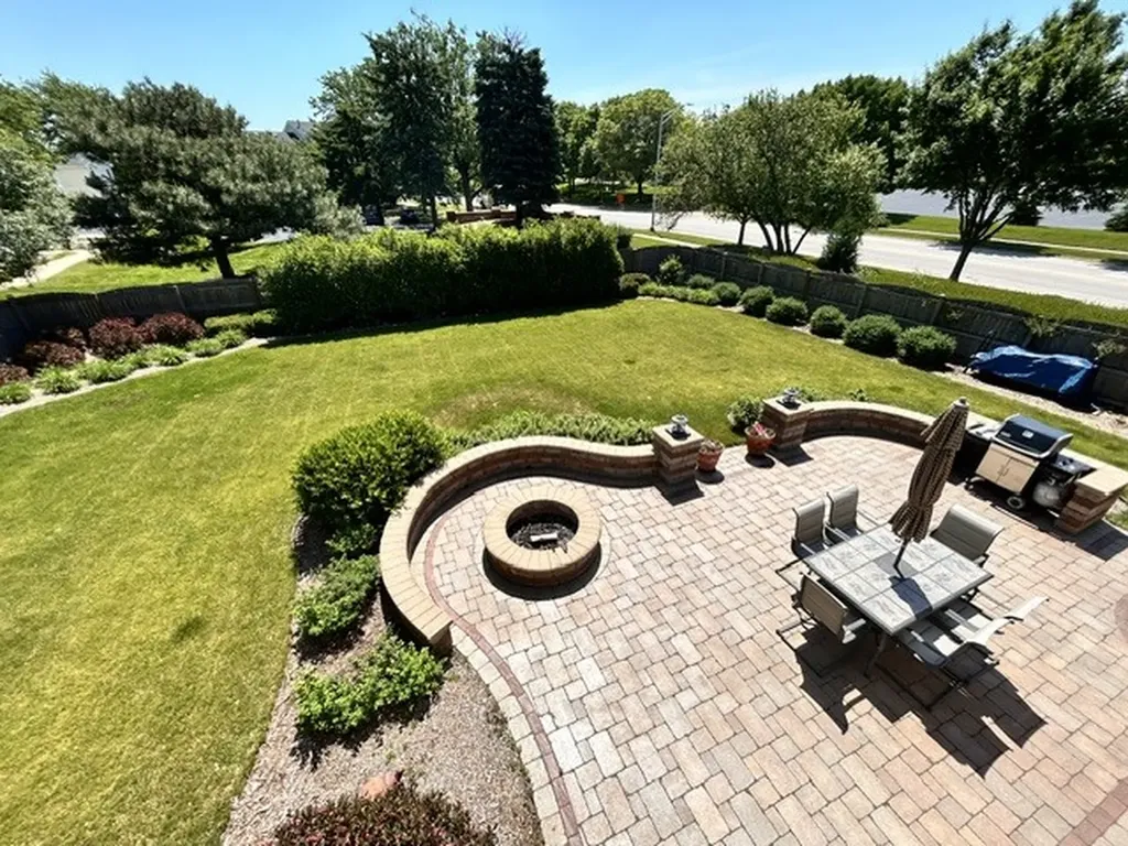 800 Manchester Street Naperville IL 60563