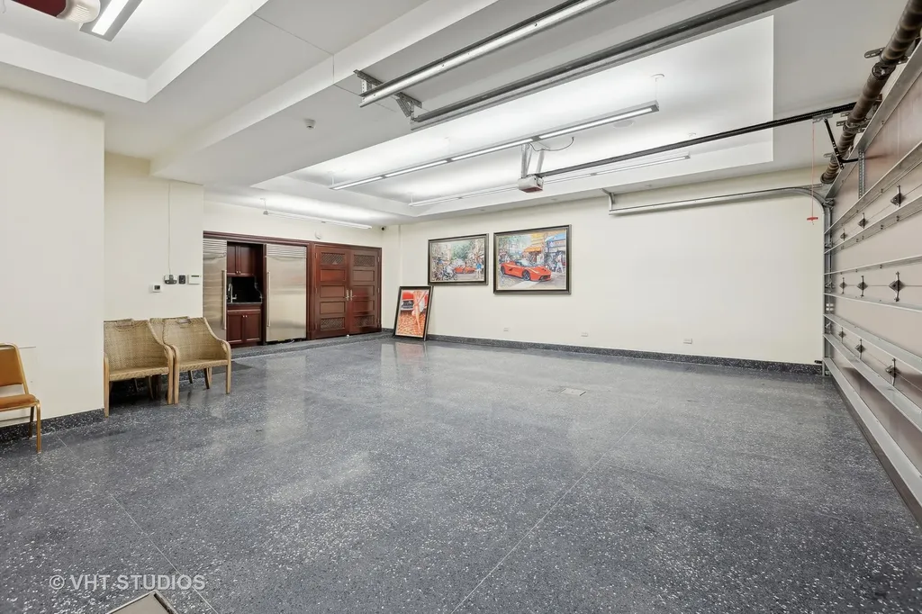 915 North Dearborn Street Chicago IL 60610