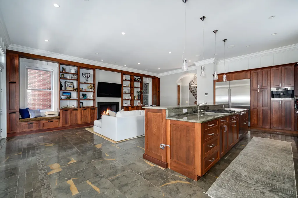 460 West Huron Street Chicago IL 60654