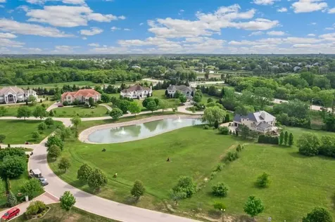 8 Falcon Lakes Drive South Barrington IL 60010
