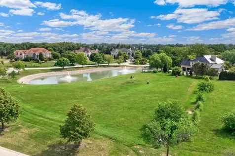 8 Falcon Lakes Drive South Barrington IL 60010