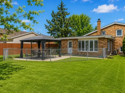 7901 West 93rd Street Hickory Hills IL 60457