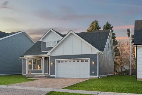 4032 Faith Lane St. Charles IL 60174