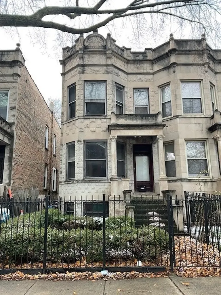 5716 South Indiana Avenue Chicago IL 60637