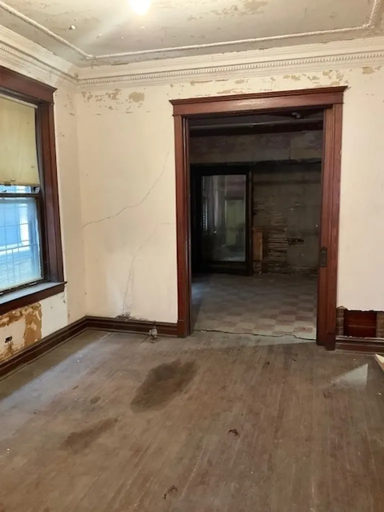 5716 South Indiana Avenue Chicago IL 60637