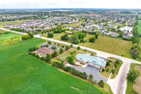 870 Simons Road Oswego IL 60543