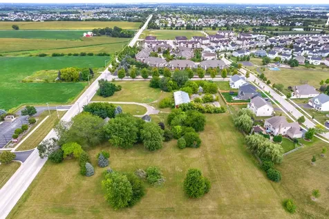 870 Simons Road Oswego IL 60543