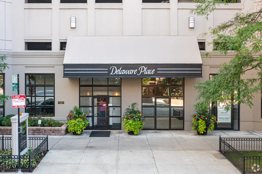 33 West Delaware Place Chicago IL 60610