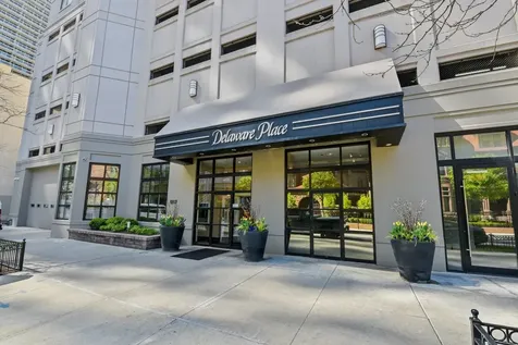 33 West Delaware Place Chicago IL 60610