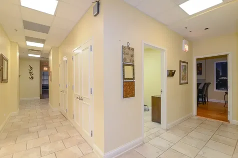 33 West Delaware Place Chicago IL 60610