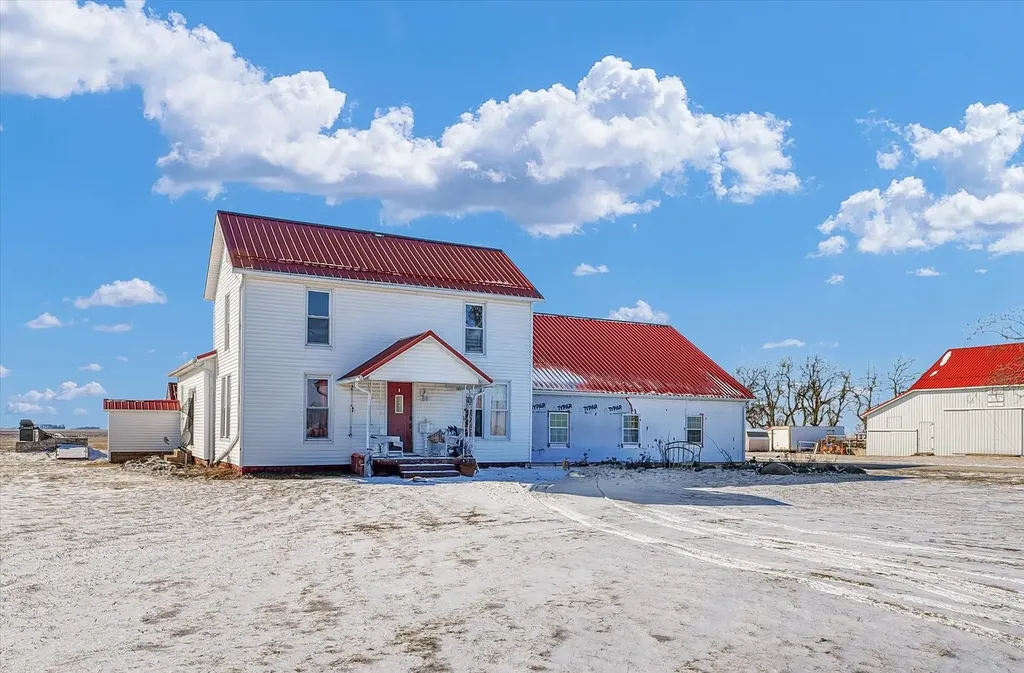 1500 North Cr 150e Road Atwood IL 61913