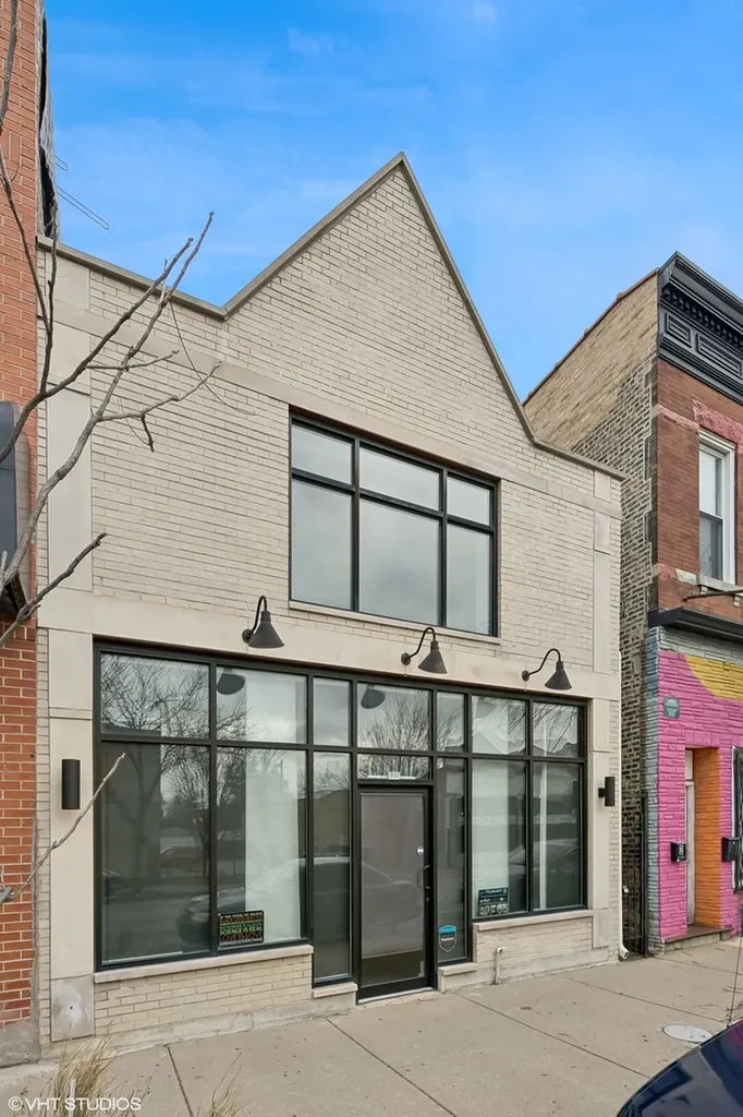 3522 West Armitage Avenue Chicago IL 60647