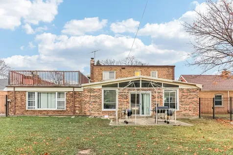9226 South Harding Avenue Evergreen Park IL 60805