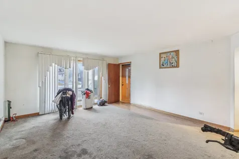 9226 South Harding Avenue Evergreen Park IL 60805