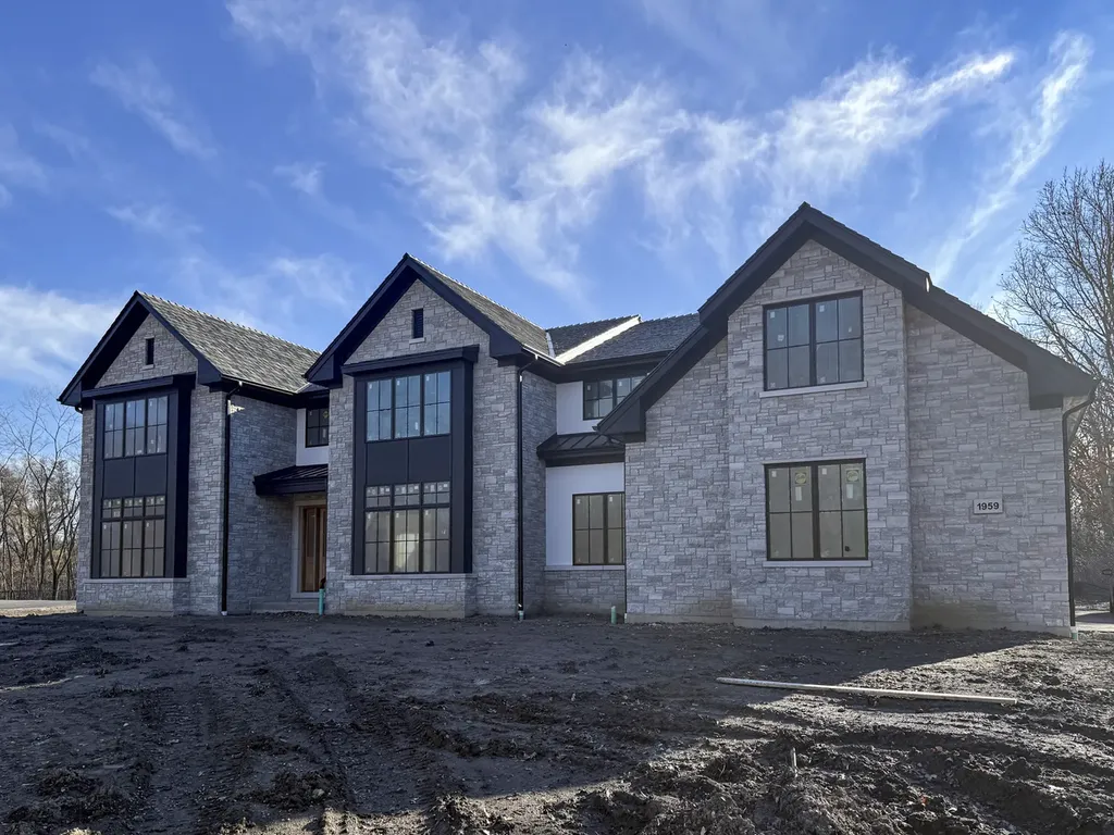 1959 Windridge Drive Lake Forest IL 60045