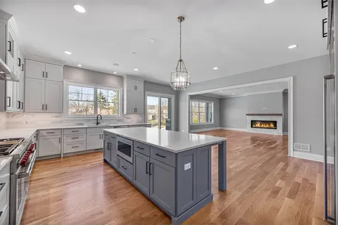 1959 Windridge Drive Lake Forest IL 60045