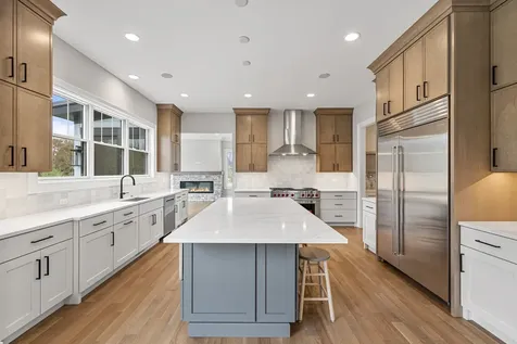 1959 Windridge Drive Lake Forest IL 60045