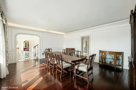 32 Woodley Road Winnetka IL 60093