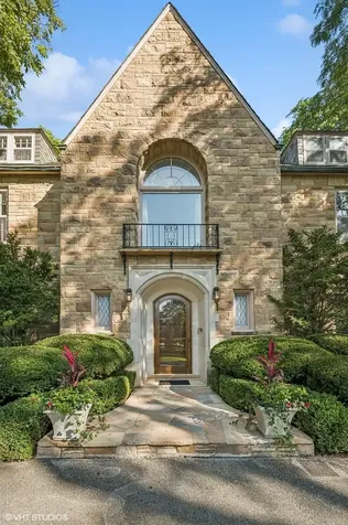 32 Woodley Road Winnetka IL 60093