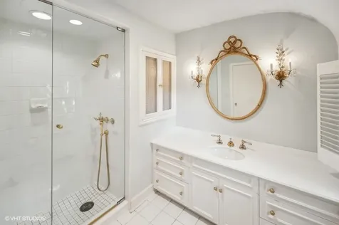 32 Woodley Road Winnetka IL 60093