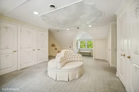 32 Woodley Road Winnetka IL 60093