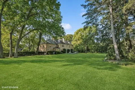 32 Woodley Road Winnetka IL 60093