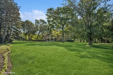 32 Woodley Road Winnetka IL 60093