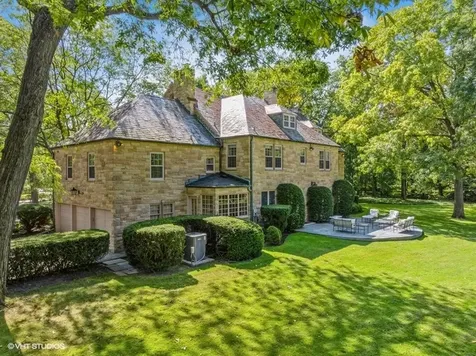 32 Woodley Road Winnetka IL 60093