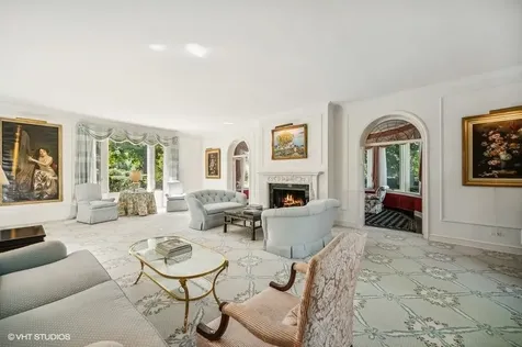 32 Woodley Road Winnetka IL 60093