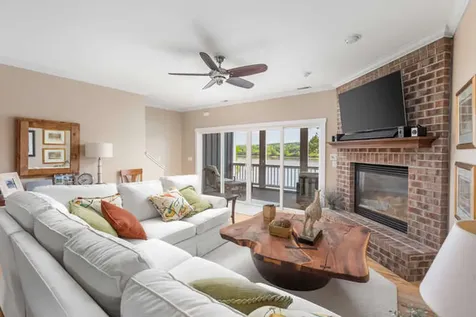 11 River Row Ottawa IL 61350