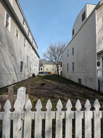3057 North Leavitt Street Chicago IL 60618