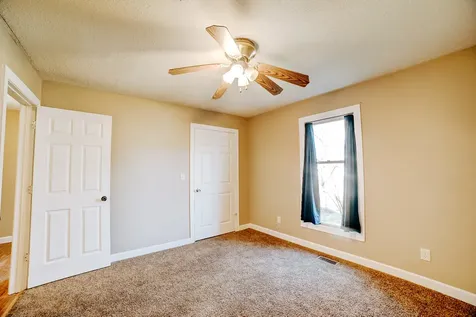 503 West Park Avenue Watseka IL 60970