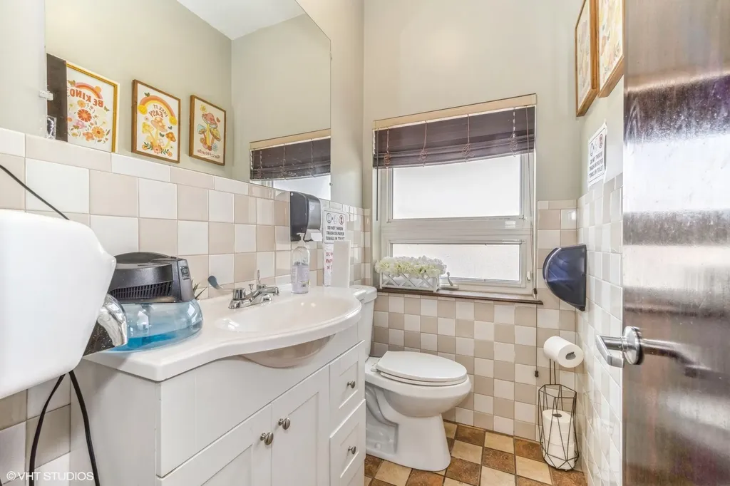 3421 Dempster Street Skokie IL 60076