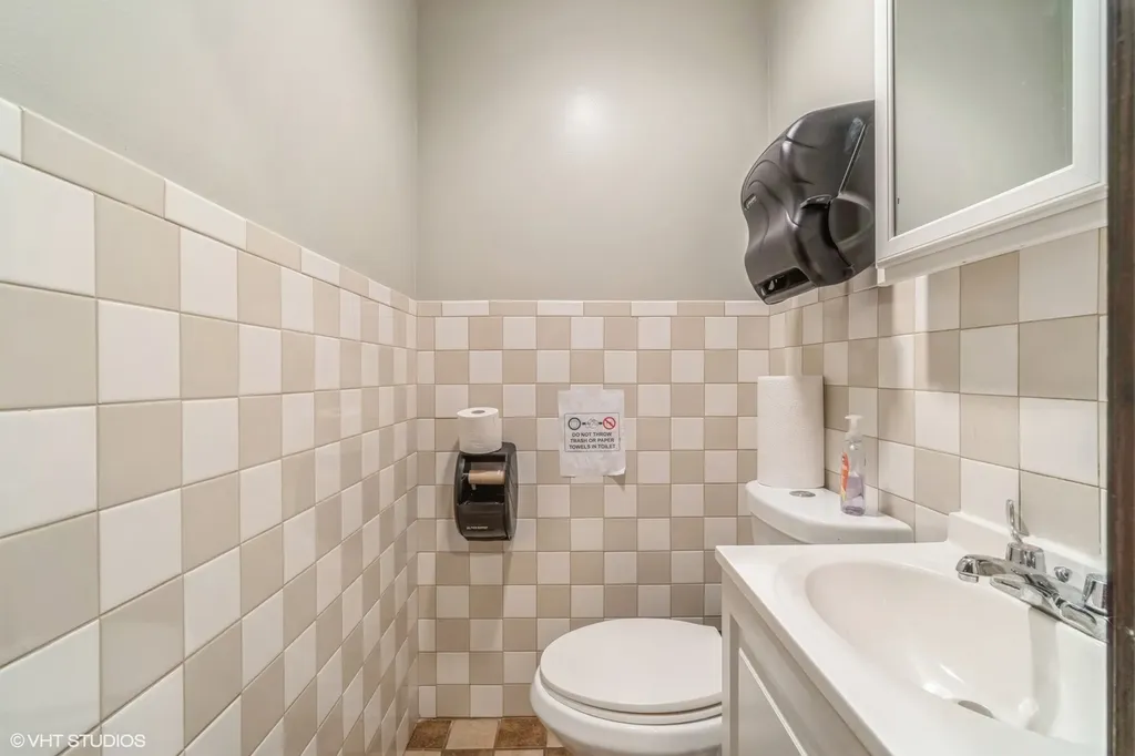 3421 Dempster Street Skokie IL 60076