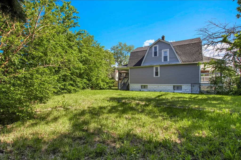 7829 South Escanaba Avenue Chicago IL 60649