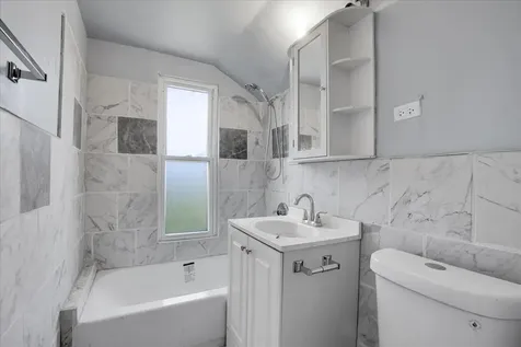 7829 South Escanaba Avenue Chicago IL 60649