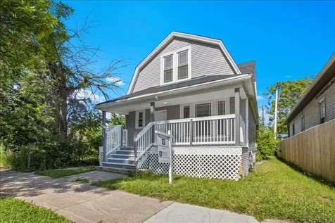 7829 South Escanaba Avenue Chicago IL 60649