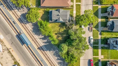 7829 South Escanaba Avenue Chicago IL 60649
