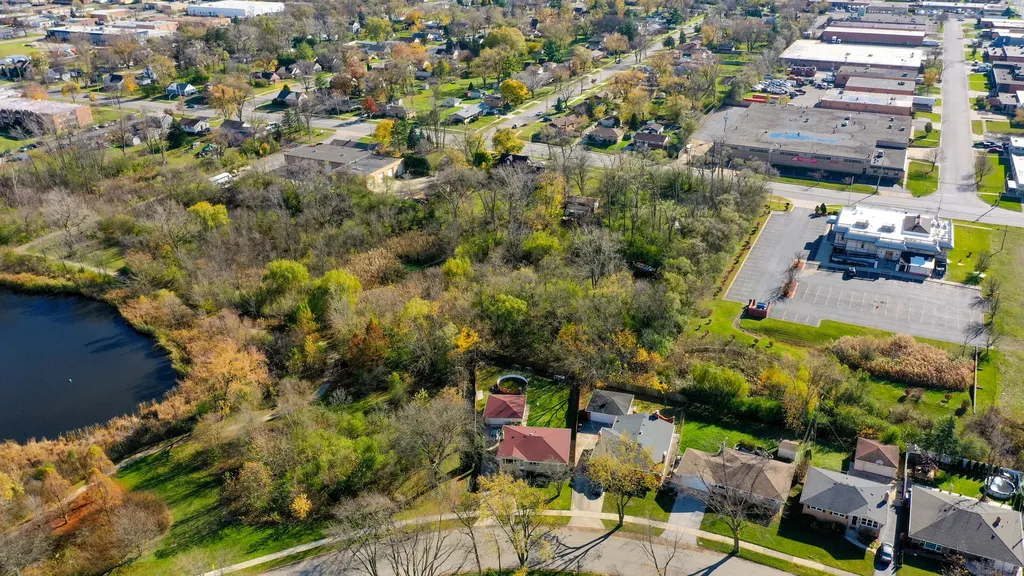 426 West Fullerton Avenue Addison IL 60101