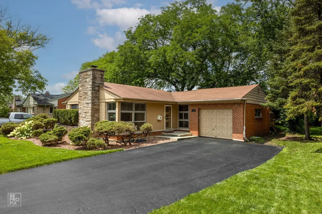 415 East Atwater Avenue Elmhurst IL 60126